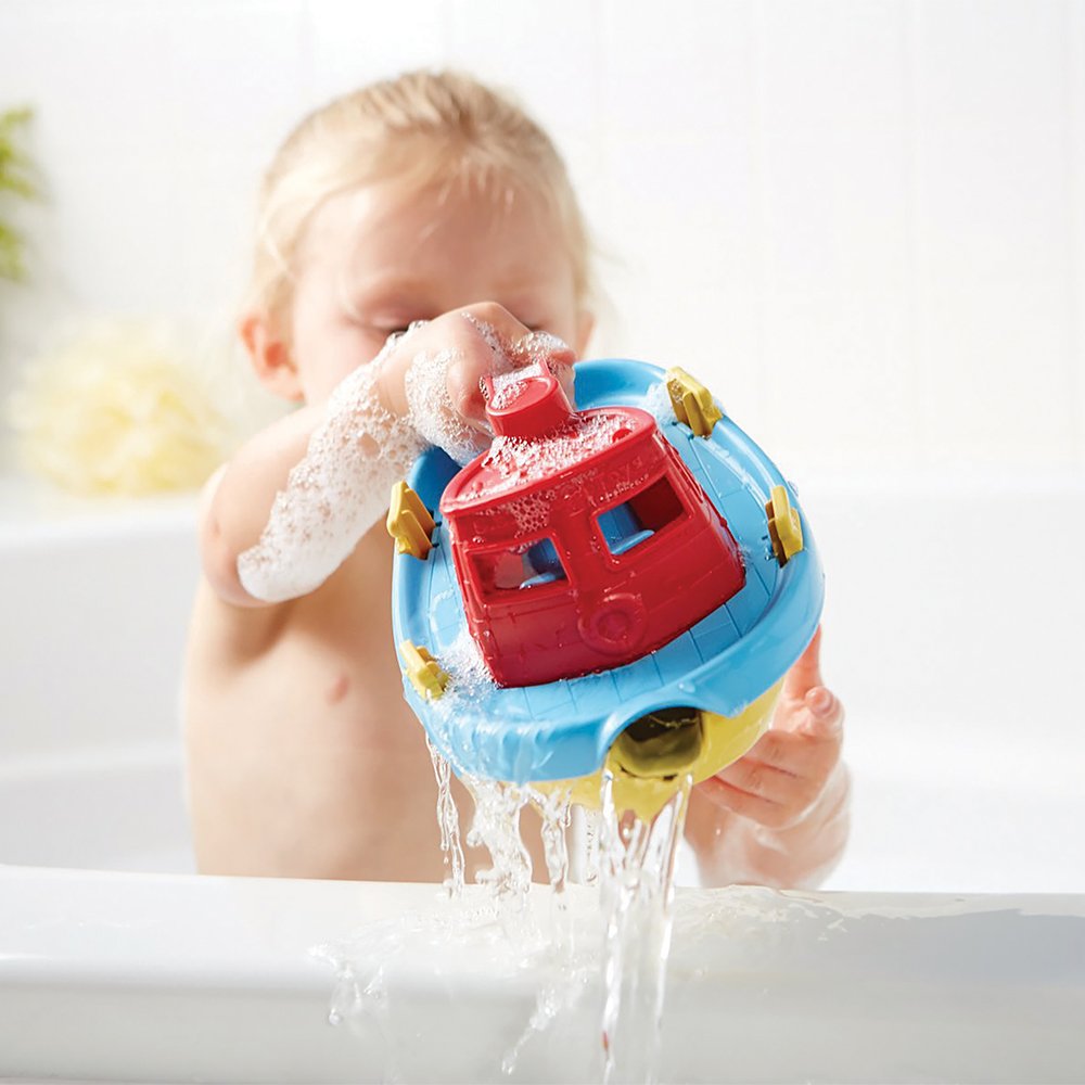 Green Toys 8668087 Schleppboot, Badewannenspielzeug, Spielboot, Badespielzeug für Kinder ab 6 Monaten, 1 Stück