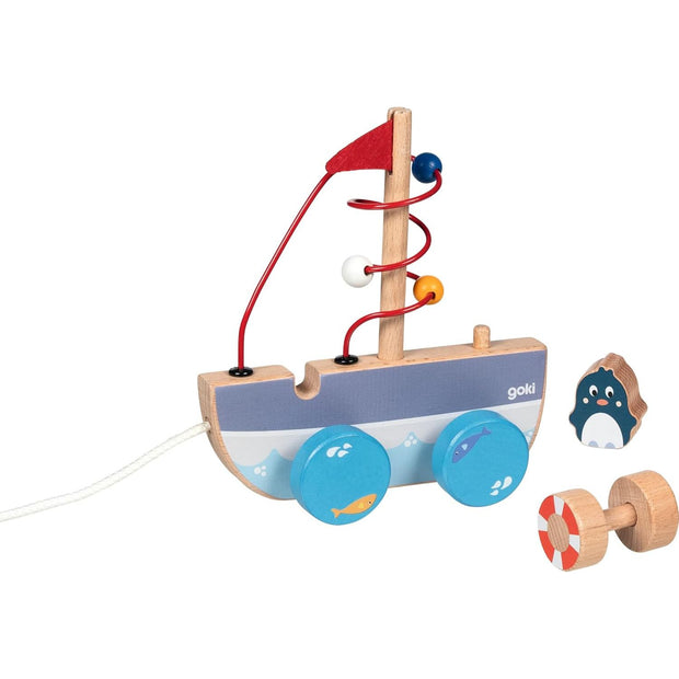 goki 54849 - Ziehschiff AHOI mit Motorikschleife aus Holz, Nachzieh-Spielzeug mit Bootmotiv, Lernspielzeug inkl. Schnur, ab 1 Jahr