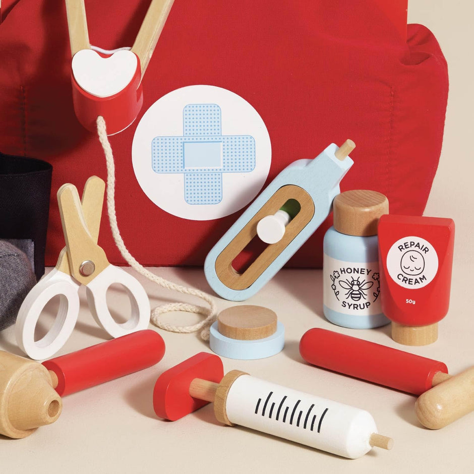 LE TOY VAN Baby & Kleinkind Le Toy Van Personalisierbare Arzt Tasche Holzspielzeug ab 3 Jahren