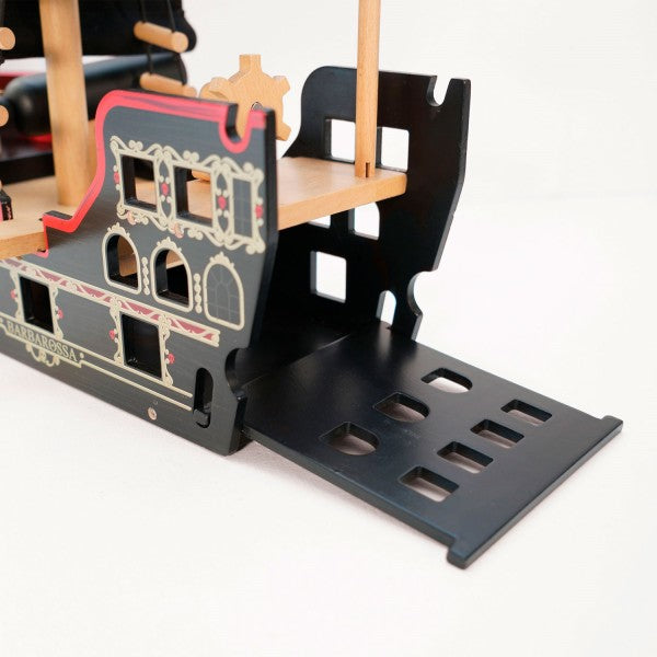 LE TOY VAN Personalisierbares Barbarossa XXL Piratenschiff Holzspielzeug ab 3 Jahren