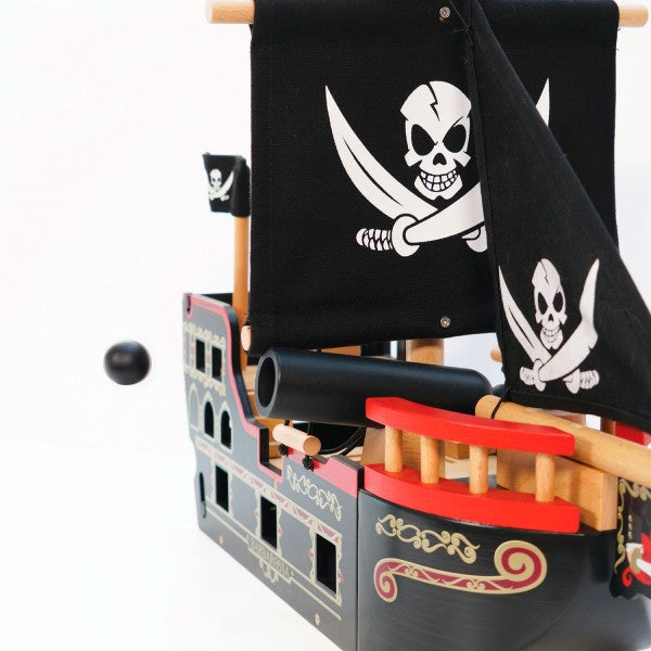 Personalisierbares Barbarossa XXL Piratenschiff Holzspielzeug ab 3 Jahren Die Piraten sind los