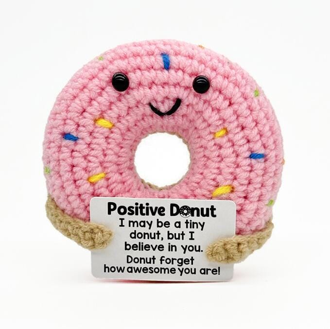 Spielzeug Opa Sammelfiguren Donat Rosa / Mit eigenen Text gelasert. Personalisierbar Handgefertigte Häkelfigur mit Motivationskarte – Liebevolles Geschenk & Dekoration