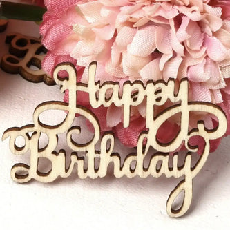 Holzdeko „Happy Birthday“ mit Blumen – personalisierbar, ideal als Geschenk oder Tischdekoration