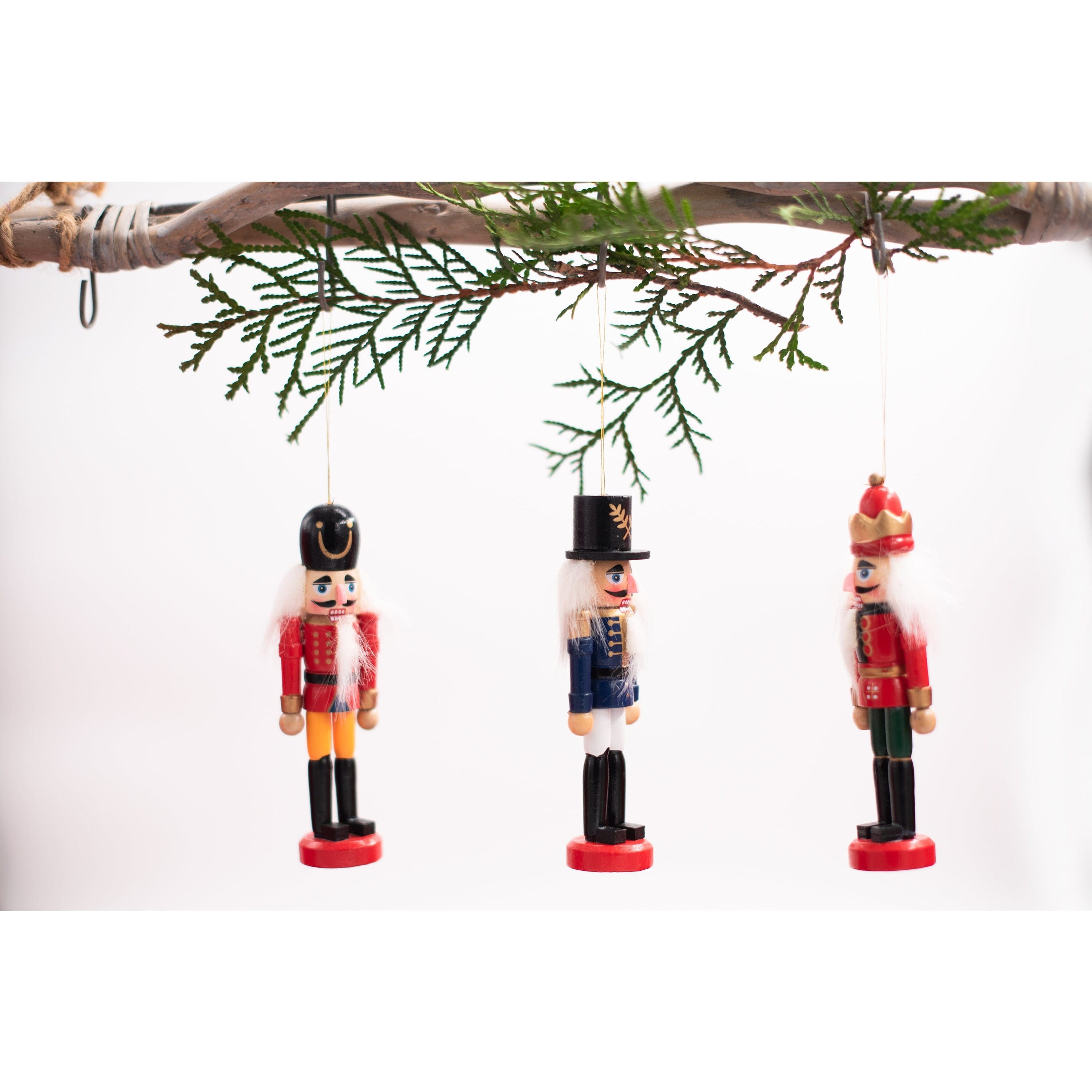 G.Wurm Nussknacker Holz Nussknacker Holz 6 Teilig Weihnachtsbaum Dekoration Winter Deko Nussknacker Baumschmuck Spielzeug Holz 12cm 6 Stück